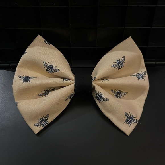 Bee bow - Picture 1 of 4